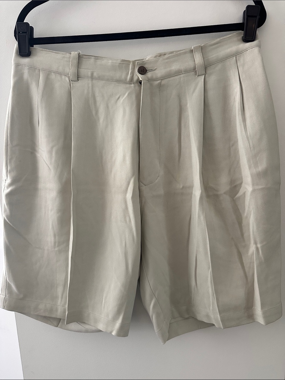 Tommy Bahama Light Cream Flat Front Pleated Shorts